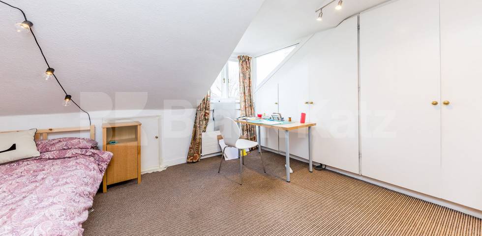			3 Bedroom, 1 bath, 1 reception Flat			 Beacon Hill, Caledonian Road